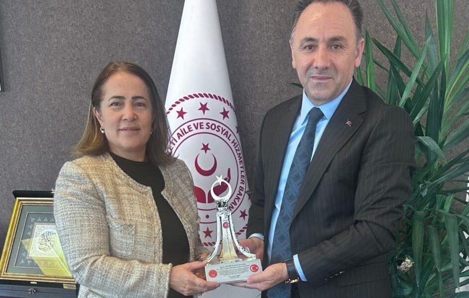 Visit; Ministry of Family and Social Services