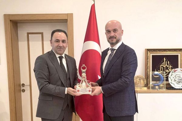 Devlet Hava Meydanları İşletmesi Genel Müdürü ve Vakfımızın Mütevelli Heyeti Üyesi Sayın Enes Çakmak’a ziyaret