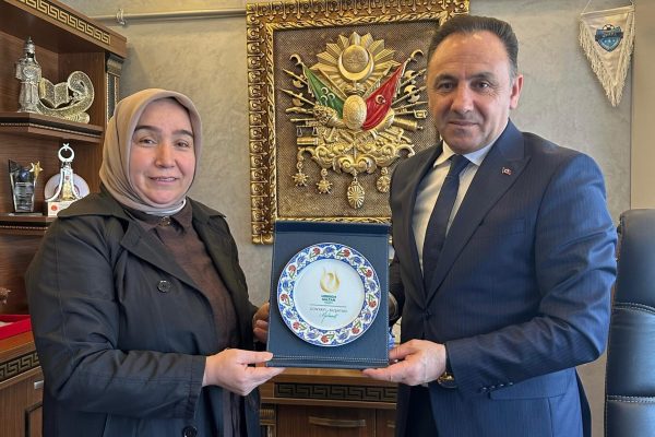 Şehitler Haftası kapsamında, Hürrem Sultan Vakfı tarafından Genel Başkanımız Kutbettin Ömeroğlu’na ziyaret.